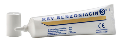 Immagine di REV BENZONIACIN 3 CREMA 30 ML
